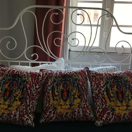 Blue Wolf 2 Guest house Porto